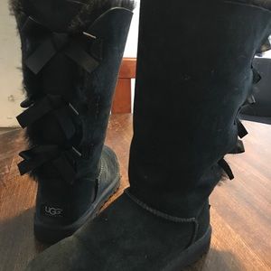 Women’s Bailey Bow Uggs tall